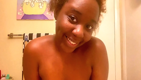 Sexy girl gets a mouthful of cum