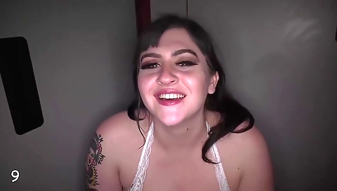 Sultry babe with a hot cum