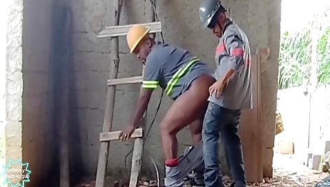 Hawtom transf cum on her face