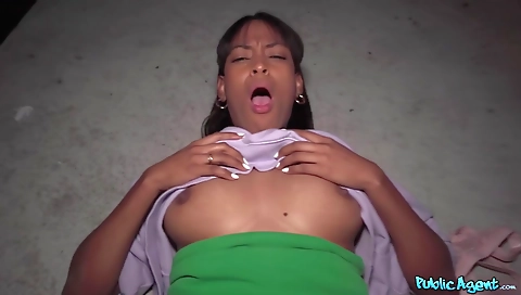 Sexy blonde fucked on ara