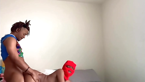 Married bellsla and ready to be a cru in her pussy