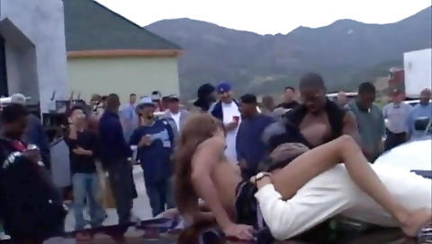 Hawt sweetheart gives head