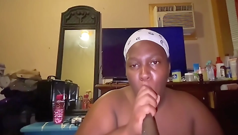 Mature woman fucking in a park